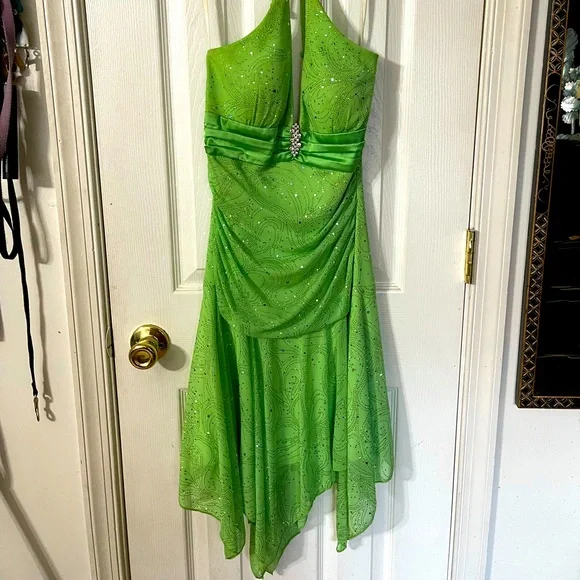 Gorgeous Green Party Dress - Picture 1 of 5